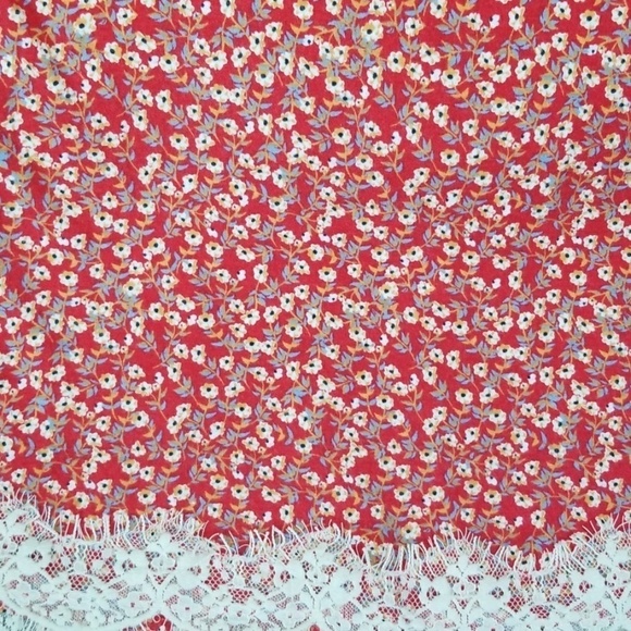 Floral Strap back blouse - Picture 3 of 8